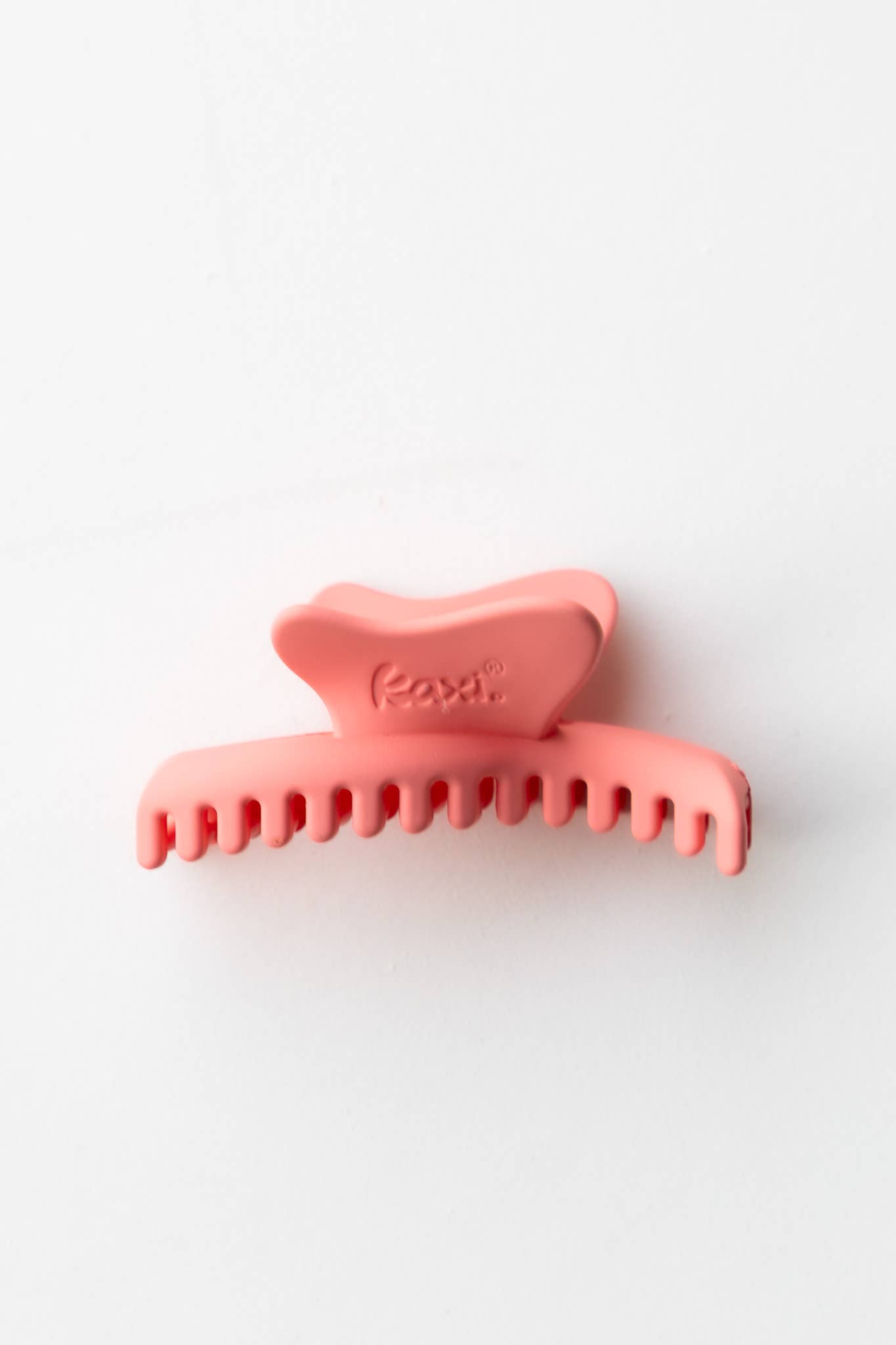 Mini Wavy Hold Everything Claw