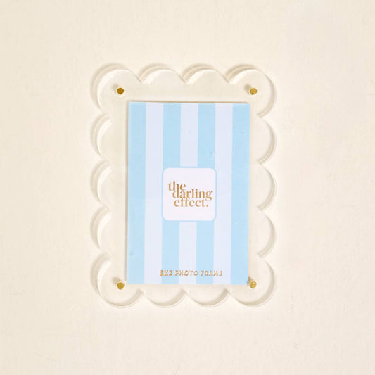 Clear Scalloped Mini Picture Frame Magnet